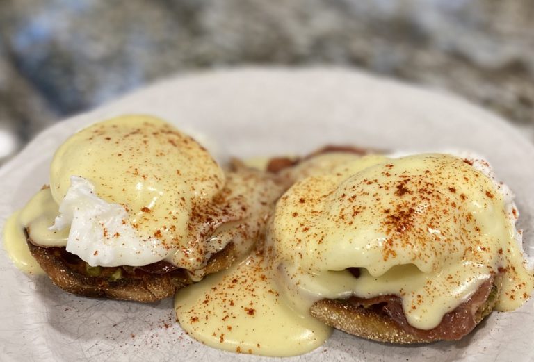 Pesto & Prosciutto Eggs Benedict