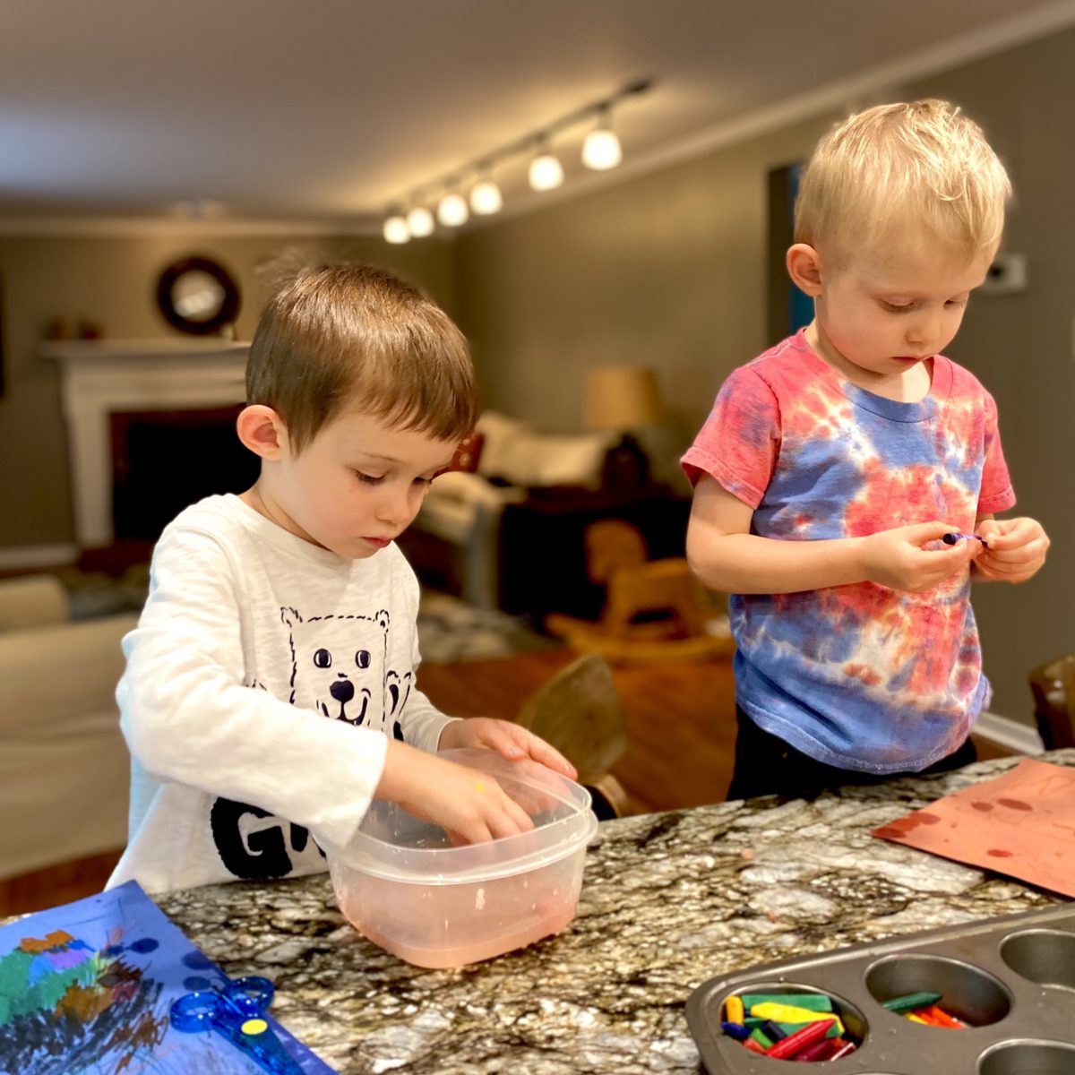 muffin-tin-crayons-life-transpires