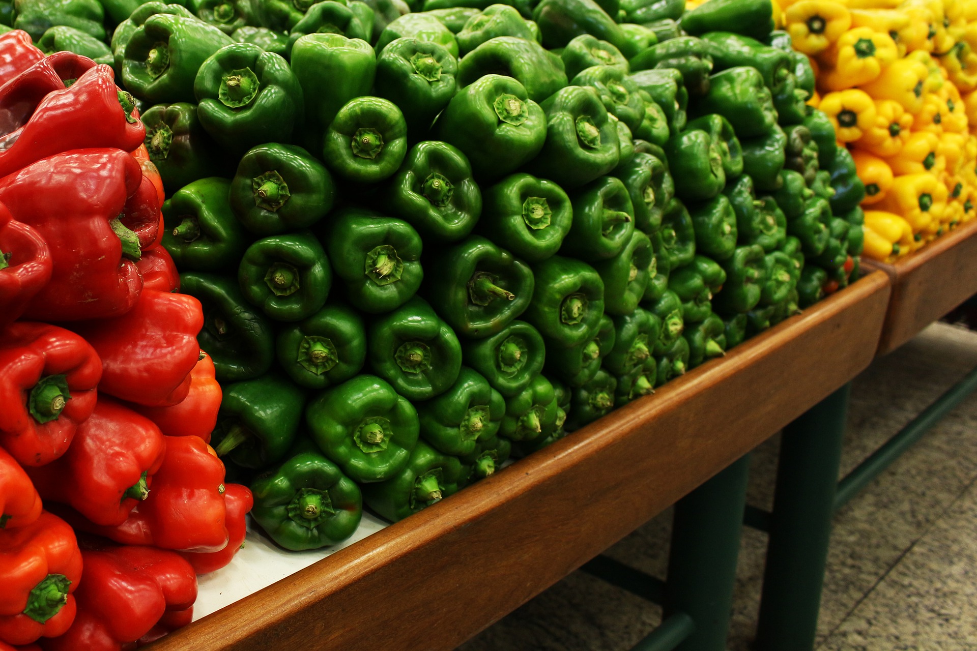 перец сладкий красный кнр. перец красный сладкий. болгарские овощи. болгарский перец. перец болгарский разноцветный.